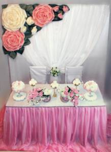 Wedding decoration with full size flowers