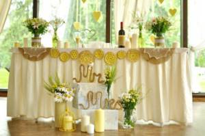 Wedding table decoration in retro style