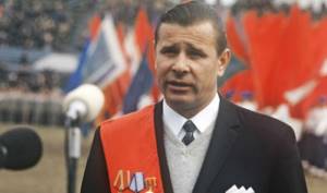 After finishing his career, Lev Yashin became the coach of Dynamo