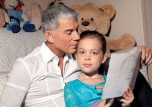 Oleg Gazmanov with his daughter