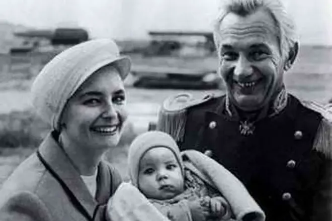 Olga Solovyova and Ivan Pereverzev with their son