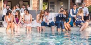 Оригинальная идея справить свадьбу в бассейне