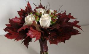 Autumn leaves for a creative wedding composition