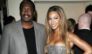 Beyoncé&#39;s father accused of fraud