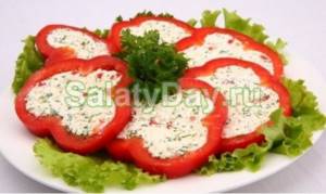 Peppers stuffed with cottage cheese, herbs and garlic