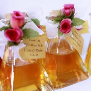 gift honey for guests