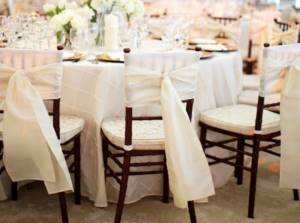 подушки на свадебных стульях