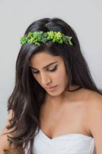 Hairstyles with fresh flowers in hair (for weddings, proms, children&#39;s)