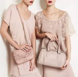 Powdery color in clothes. Photos, shades of pink, what light and dark go with. Looks for women 