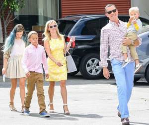 Reese Witherspoon and Jim Toth with children