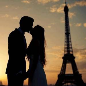романтическая поездка в Париж после свадьбы в мае