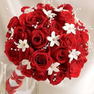 роскошные красные цветы на свадьбу