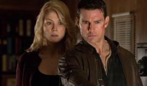 Rosamund Pike and Tom Cruise in the movie Jack Reacher
