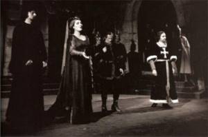 Серафин ввёл Каллас в мир большой оперы. С этого момента она спела партии в «Аиде» Верди и «Норме» Беллини, в начале 1949 года исполнила партии Брунгильды в «Валькирии» Вагнера и Эльвиры в «Пуританах» Беллини. Мария Каллас приобретала всё авторитет.