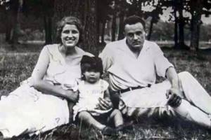 Сергей Королев с женой и дочерью