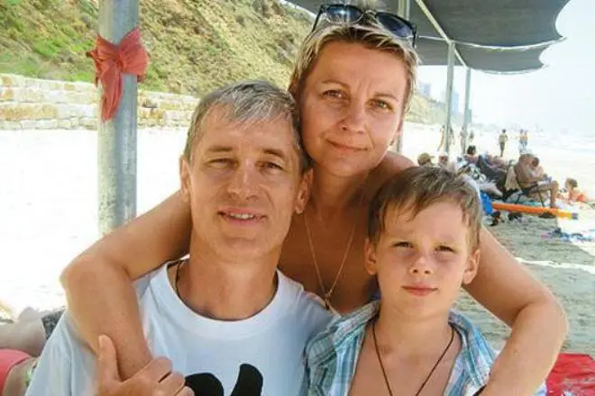 Sergei Varchuk with his wife and son