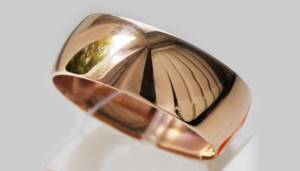 Wide convex gold ring