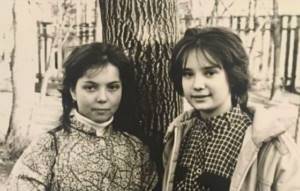 School years of Chulpan Khamatova (pictured on the right)