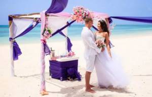 symbolic wedding by the sea