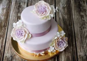 lilac wedding cake 5