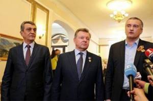 Слева: Сергей Меняйло, Олег Белавенцев и Сергей Аксенов