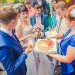 Words from the groom&#39;s mother when the newlyweds meet with a loaf of bread 1