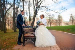 Wedding in November - newlyweds in Tsaritsino