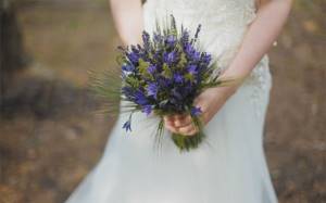 wedding in Provence style, bride&#39;s bouquet with lavender