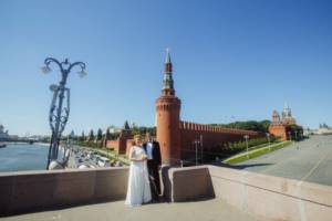 Wedding photo shoot on Red Square