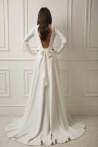 Свадебное платье с бантом сзади