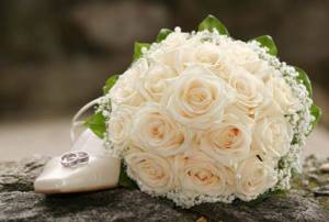 Wedding bouquets of white roses