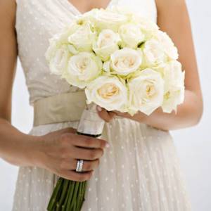 Свадебные букеты из роз разных цветов