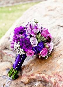 DIY chrysanthemum wedding bouquet