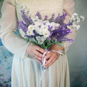 свадебный букет невесты фиолетовых оттенков