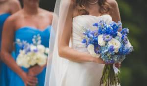 Wedding bouquet in blue tones
