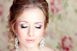 свадебный макияж для серых глаз 7