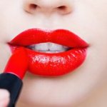 Wedding makeup with red lipstick: bride&#39;s makeup with an emphasis on lips