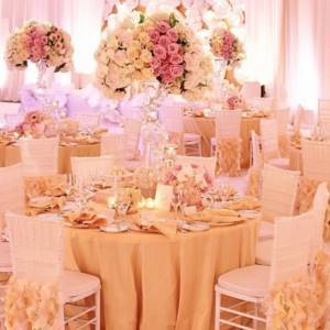 свадебный стол в розовом цвете