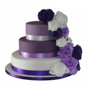 wedding cake with lilac flowers