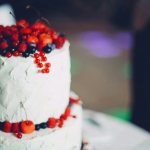 wedding cake with berries 3