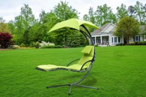 Comfortable emerald colored hammock. Photo from the site www.i888.ru 