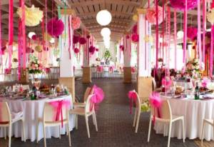 Decorating the hall for a wedding with ribbons 10