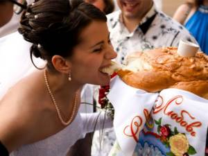 outdated traditions at a wedding, wedding loaf, bread and salt