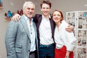 Valery Meladze with his wife and son Kostya