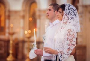 Венчание молодых в церкви