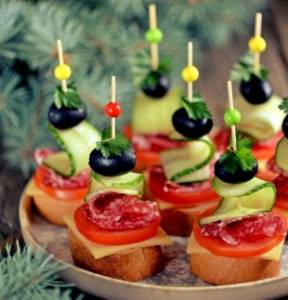 Delicious canapés with sausage
