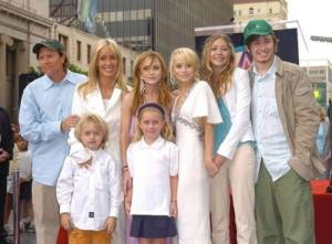 The entire extended Olsen family