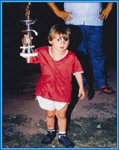 Just look at his little legs - especially the right one with the scar. In truth, Messi has been wasting football since he was four years old. 