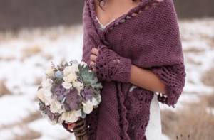 Knitted cape for the bride