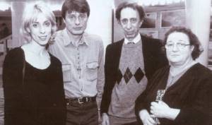Юлия Рутберг с родителями и бышим мужем